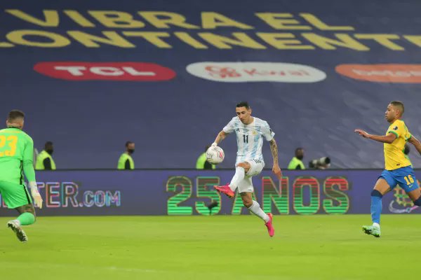 MatyGhiotti's tweet photo. ⚽ Gol en la Final de Los Juegos olímpicos.🥇
⚽Gol en la Final de la Copa América 🏆
⚽Gol en la Finalissima🏆
⚽ Gol en la Final del Mundo.

El mejor jugador de la historia de la selección después de Messi.

TE ADORO TANTO FIDEO DE MI VIDA https://t.co/pMzUau0OZs