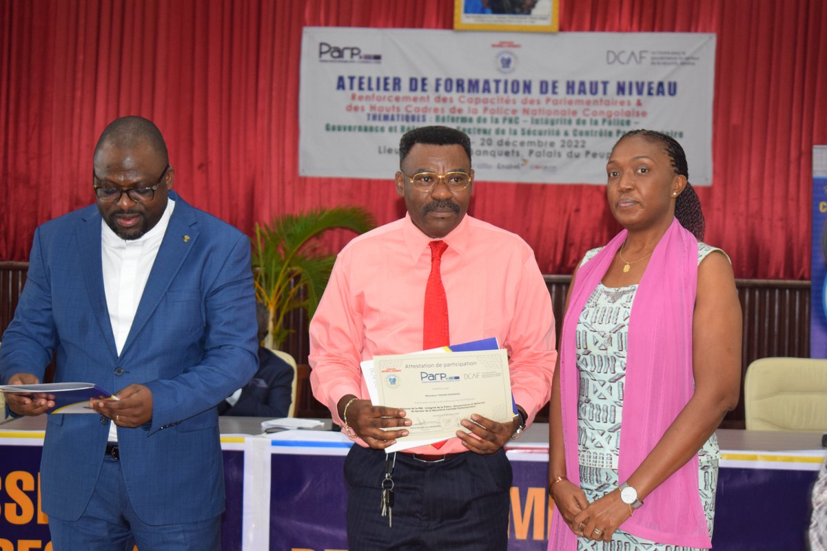 Enabel_en_RDC's tweet photo. Les 2 jours de formation sur l’intégrité de la police, la gouvernance, la réforme du secteur de sécurité et le contrôle parlementaire ont été sanctionnés par des certificats pour les participants, suite à une évaluat° de ces derniers.
#jointimplementation #actforimpact #formation https://t.co/DcMjSBKFBB