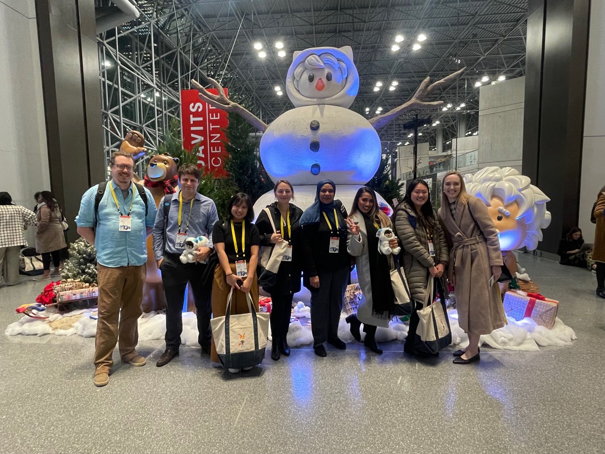 aronfromct's tweet photo. Sales Enablement / @salesforce team at @NBCUniversal @workatNBCU during the NYC World Tour. 12/8/22 https://t.co/jT0liIqNl7