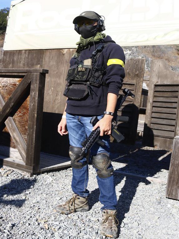masaya_o's tweet photo. 先日のおサバゲはBKMCのチェストリグでお気軽装備。らくちん。
#MILITAC でお馴染みの #OPSMEN M32使ってみた。
付け心地もいい感じ。
#twinfalcons
#boneshaka
#511tactical
#ROCK254 https://t.co/8Tl0TVHjHL