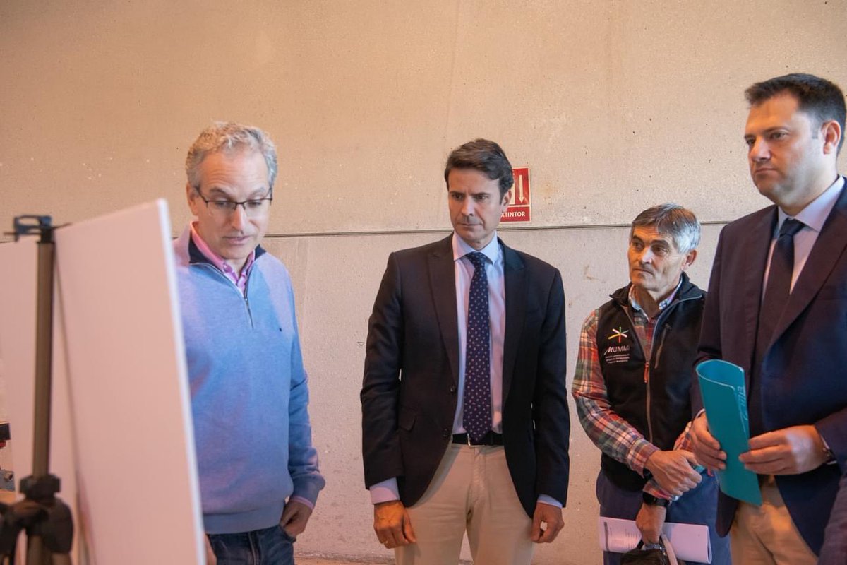 jangelalfonso's tweet photo. Hoy visitamos el estado de las obras  que la Comunidad Autónomas está realizando para la Comunidad de Regantes, y lo hacemos junto al Director General del Agua, José Sandoval.  

Gracias por trabajar por Molina de Segura. https://t.co/8wzLruIs2I