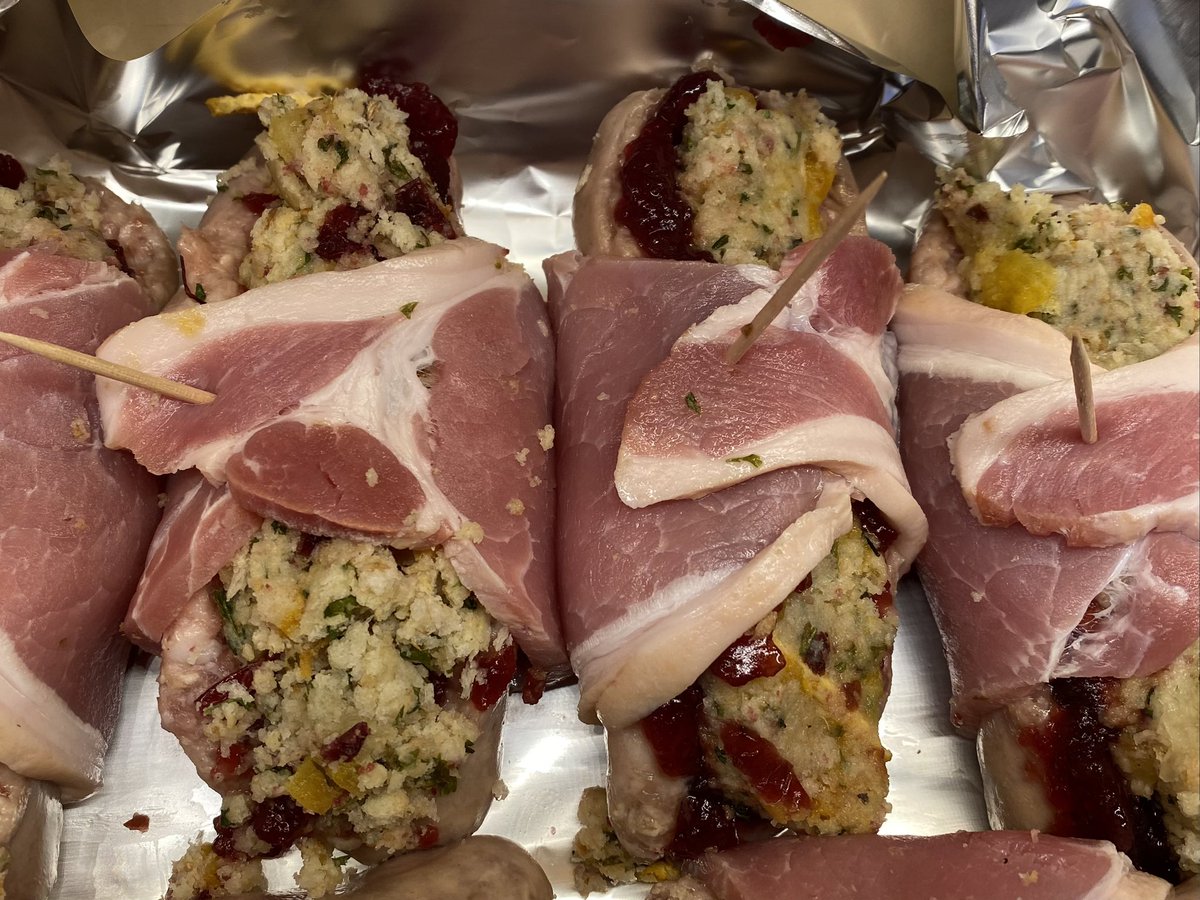 PicturskewPhoto's tweet photo. #festivekitchen Let the cooking begin. https://t.co/Y2dFzyEv7H