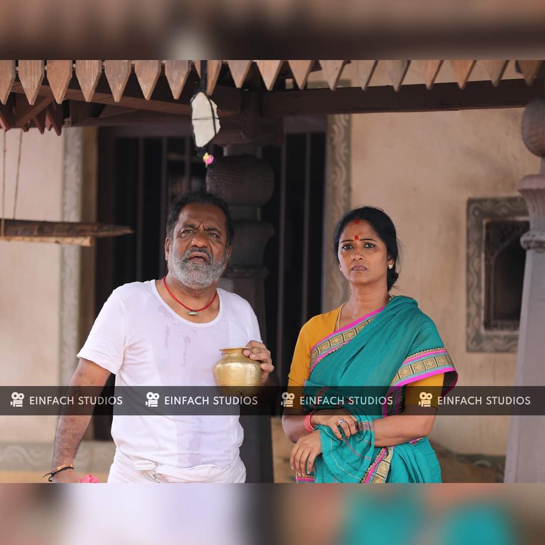 EinfachStudios's tweet photo. Jaw dropping moment it was to witness this rocking combo perform in Kondraal Paavam. 😍

#EinfachStudios #DPictures #KondraalPaavam  #EaswariRao #Charle 
#BTS #ShootingInProgress #ShootingPics #shootingstills https://t.co/bGi8CMdPAR