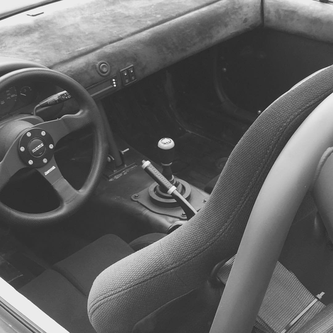TopMiata's tweet photo. 🖤 #TBT IG: itsamonsoon #TopMiata #JDM #Mazda #Miata #MX5 #customdash #customdashboard #alcantara #roadster #nbmiata #throwbackthursday #topmiatathrowback https://t.co/67Q736pSGg