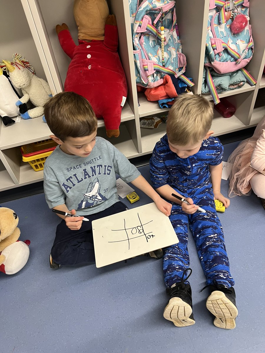MrsPresser224's tweet photo. Snap word tic tac toe! #fhleads https://t.co/zM7UbXB8DK