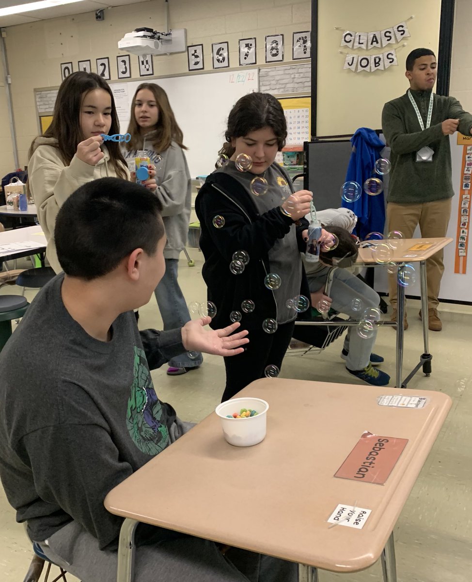 vmmsLEADandSeed's tweet photo. Lead &amp; Seed students celebrated @VMMS_MrsGuthrie ‘s class for winning the mummy contest with a bubble party this morning! @VMMSMustangs https://t.co/aZpTvYYthV