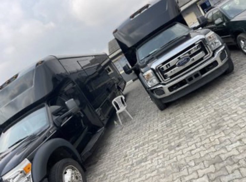 fdmlearn's tweet photo. Wike provided PO with solid logistics and bullet proof vehicles, yet, he is trekking and walking side-by-side with the people he intends to lead. 

Passion for Excellence 

#PeterObiInPortHarcourt #POinRivers https://t.co/3ujAcLN5FK