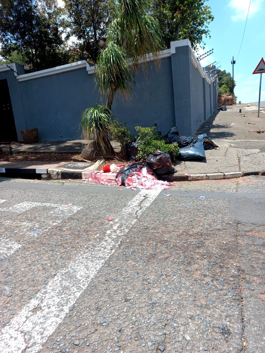 SgaSv's tweet photo. Dear @Vodacom , this was dumped on corner Orion Street and Highland Road in Kensington. Please remove illegal dumping #keepSAclean @KICKinW66_W118 @CleanerJoburg @CleanVillage @CityofJoburgZA https://t.co/9q0YufkC3c