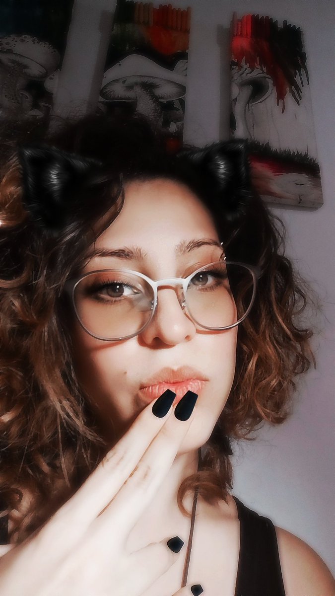 a_maoli's tweet photo. Si deseas que la curación de tu tatuaje sea óptima siempre recuerda evitar consumir licor unos días antes y también durante la curación, el alcohol retrasa la curación y también complica la retención de la tinta en la dermis... Cuida nuestro arte.... #tatuadores #tattoo #cuidate https://t.co/HPYZ1lIY0A
