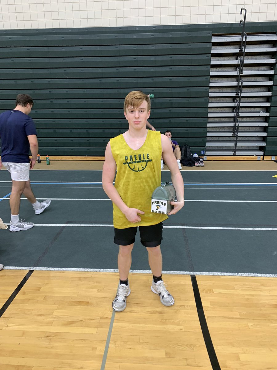 PrebleBoysBBall's tweet photo. This week’s Lunchbox award goes to Junior guard Will Mlnarik. Will is a monster on D with a knack for disruption. A great leader on the floor, Will makes us a better team with his Preble Pride, and is never afraid to get his hands dirty! Congrats Will 💪🐝 https://t.co/LQIghYlCpN