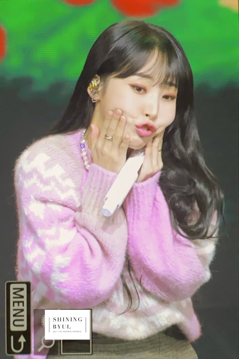shiningbyul1222's tweet photo. 221222 팬그리팅 프리뷰2

별이 공주님👑💕

#마마무 #문별 #MAMAMOO #MOONBYUL https://t.co/lUEk0uegpL