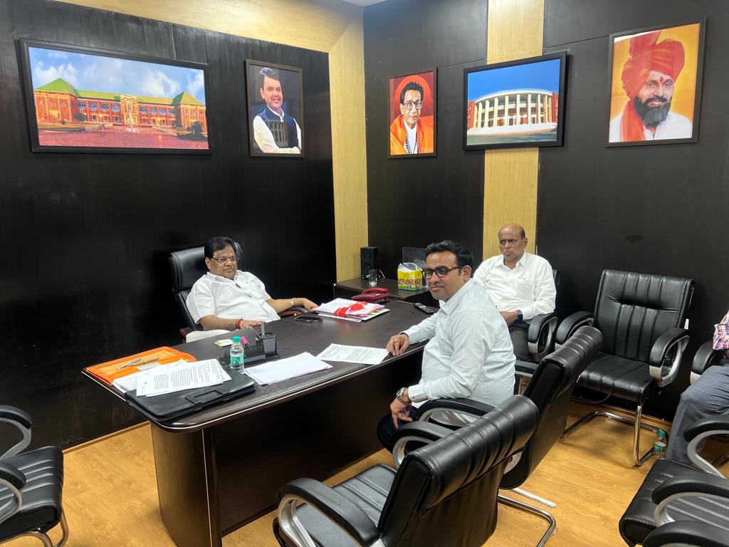 Parinayfuke's tweet photo. महाराष्ट्र आरोग्य विभागाच्या वतीने कम्युनिटी हेल्थ ऑफिसर (CHO) पदभरती करताना मॉडर्न फॉरमॅकोलॉजी (ॲलोपॅथी)चे प्रशिक्षण घेतलेल्या होमिओपॅथी डॉक्टरांना (BHMS, CCMP)... https://t.co/UZI5nA7uEy
