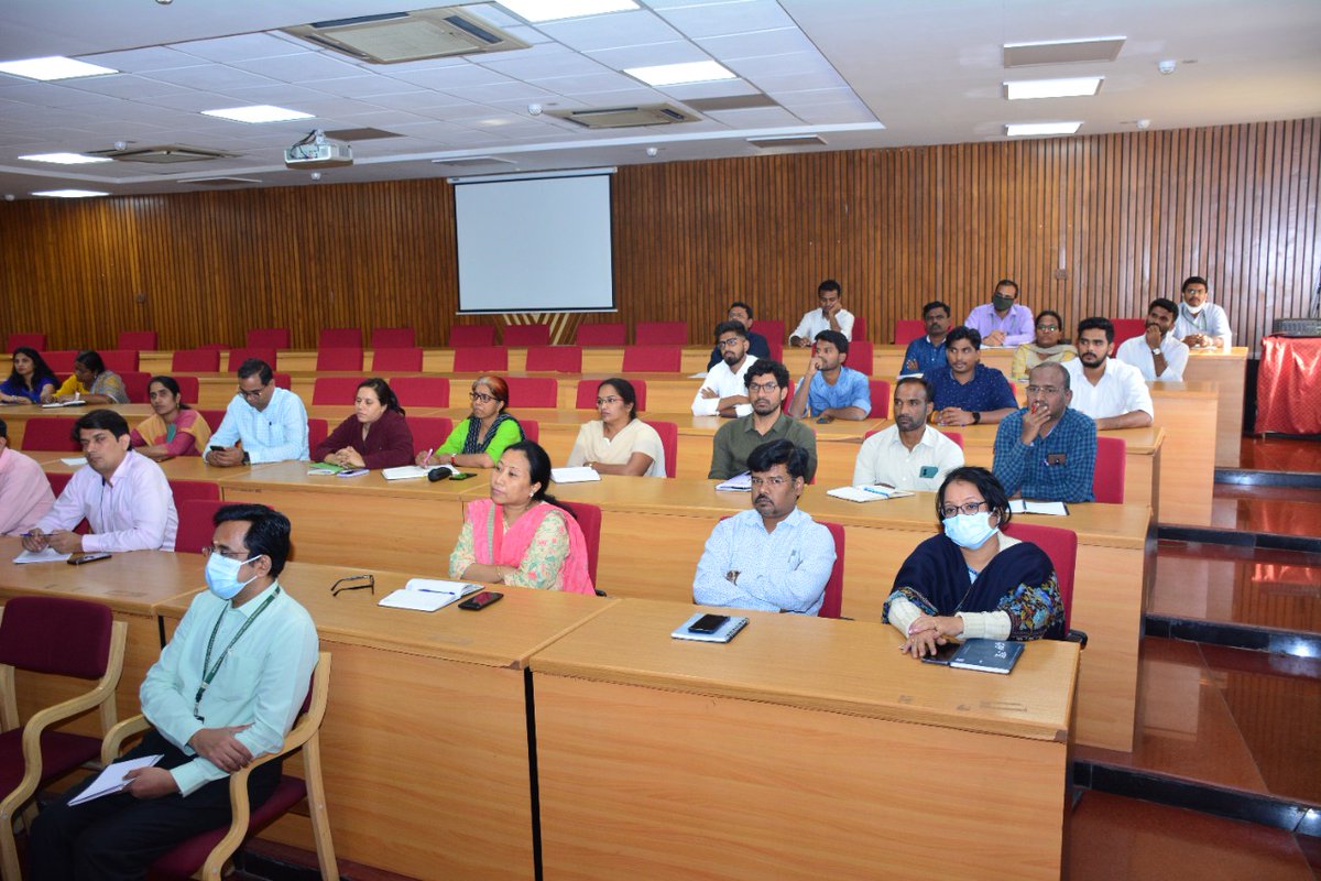 CCI_India's tweet photo. CCI advocacy programme was conducted by State Resource Person of Telangana, Shri Prasanna Kumar, for the Scientists, Officers and Staff of National Institute for Plant Health Management (NIPHM) in Hyderabad, Telangana on 20.12.2022.
#CCIAdvocacy #advocacy #SRP #NIPHM #CCI https://t.co/TXKJkvAOEy