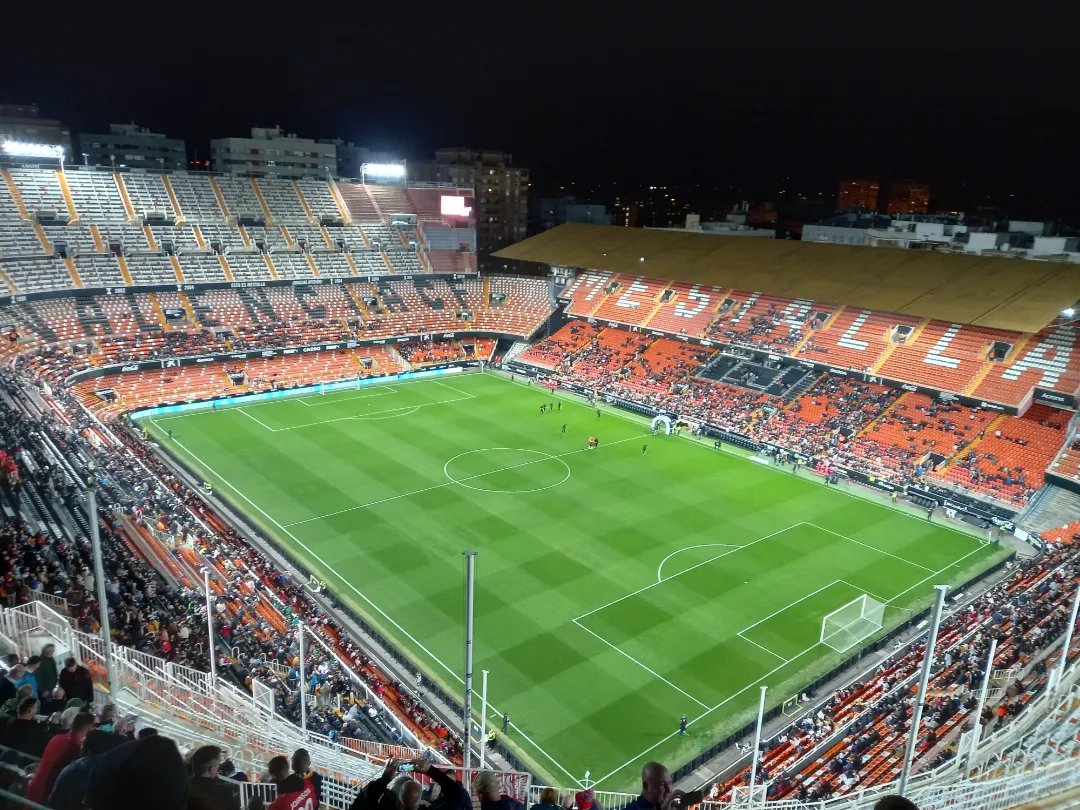 AronHegarty's tweet photo. Visited Valencia to watch @NFFC in a mid-season friendly. Great trip, met loads of fellow Trickies and we won away! Hoping for more of these European breaks in future 👍🏻 You Reds! 🔴⚪

#NFFC #COYR #RedsInEurope #Valencia #Spain https://t.co/6CwER5PNVg