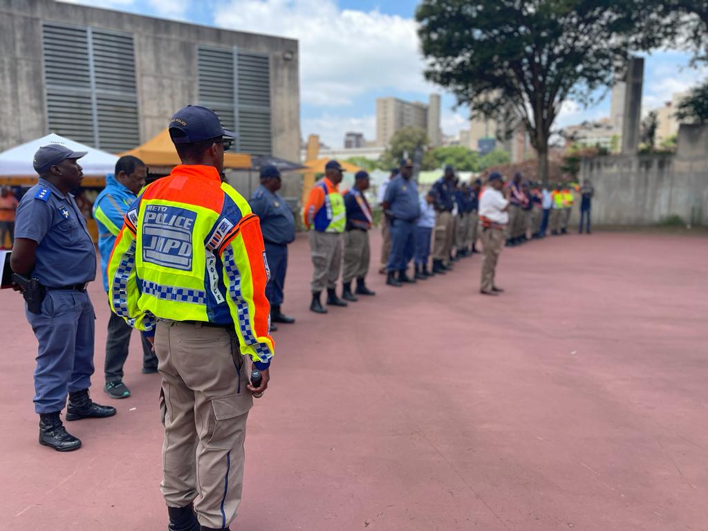 IamTlotlego's tweet photo. Every illegal taxi/bus operator will feel the wrath of #BuyaMthetho today. #CrossBorderOperation https://t.co/4xXUUrHQS1