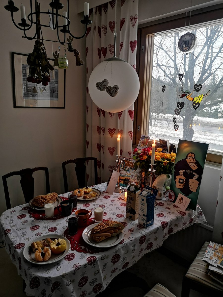 JuhaTenhonen's tweet photo. #äijäbrunssi #atria #wilhelm #chilisulatejuustonakit #kymenleipomon #juustosarvi #maire #maito #hetelmii #suomalainen #omena #vaasan #pullava #uuniomenapitko #punalappusii #pitäjämäenmehutehdas #suomalainen #luomumustikkamehu https://t.co/xGhBAhnSDw