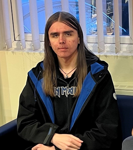 PeteJamiesonDWP's tweet photo. This week I tweeted about Spike, who started at #StHelens JCP on #MovementtoWork. He discovered he could develop a good rapport with public. Enrolled on a SWAP for @NHSNW & began a placement at a Health centre. Spike now offered a full time job! Great news! Well done Spike!! https://t.co/bquDeBDWYh