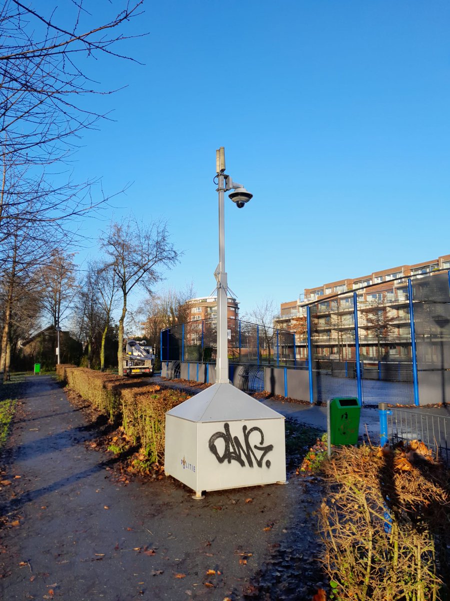 WA_Bleiswijk's tweet photo. 22/12 Sinds vanmorgen is het Burgemeester Baanpad in Bleiswijk voorzien van een mobiele camera van de politie. Op deze manier hopen wij dat de overlast van de voorgaande jaren beperkt blijft. Deze beelden worden live uitgekeken door het personeel van cameratoezicht. https://t.co/WQ3tu6gsLm