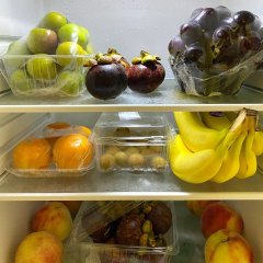 Cynthia49168249's tweet photo. I'm hungry, what kind of fruit should I eat?😊 https://t.co/AHEtoopQsn