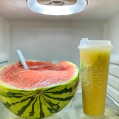 Cynthia49168249's tweet photo. I'm hungry, what kind of fruit should I eat?😊 https://t.co/AHEtoopQsn