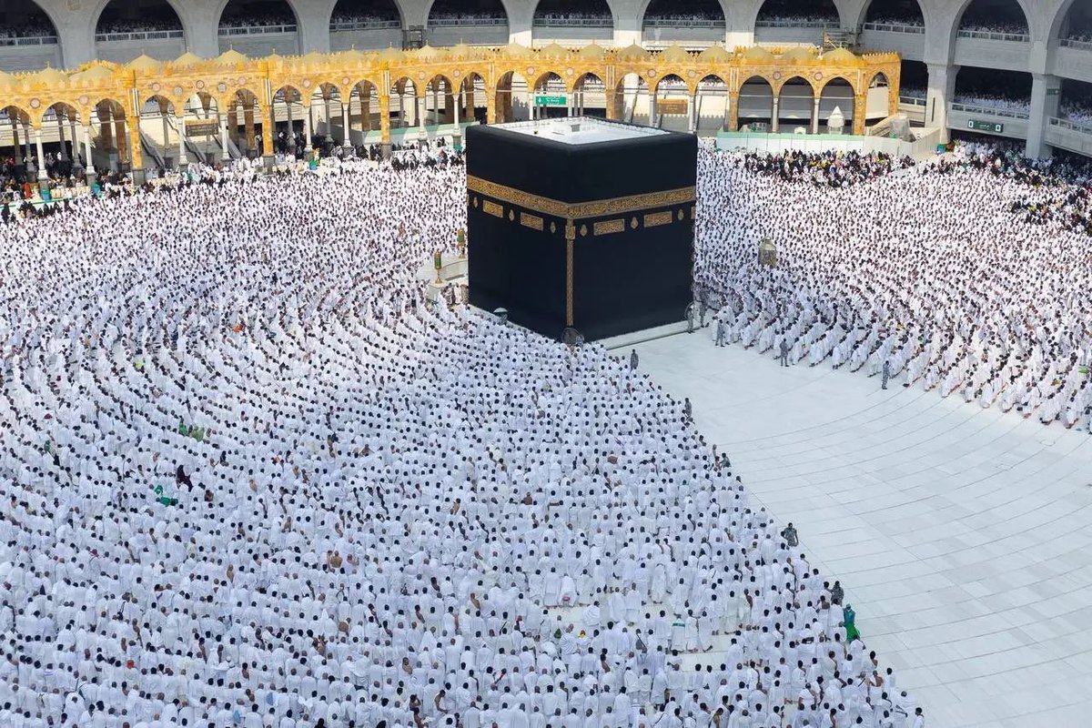 Al__Quraan's tweet photo. Subhan’Allah! May Allah grant us the gift to be there in person one day. https://t.co/3LOHGAAleD