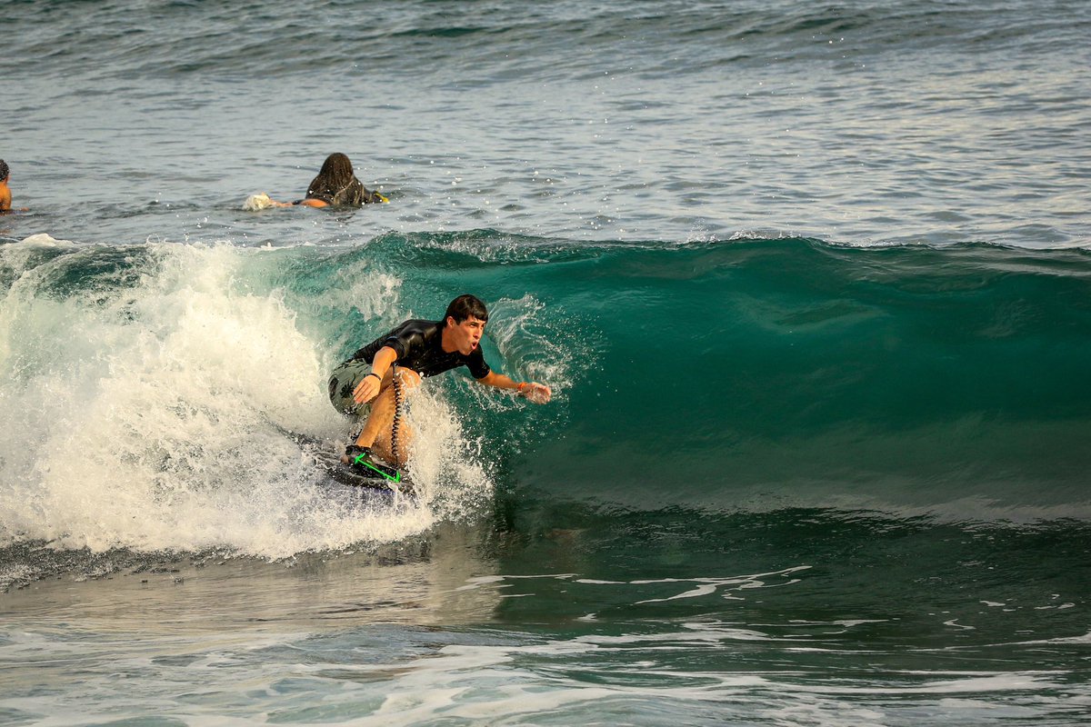 Shorebreaks. 📸: @___popolo 

#dropknee #dk #dkwars #bodyboarding #beach #waves #surf #puertorico