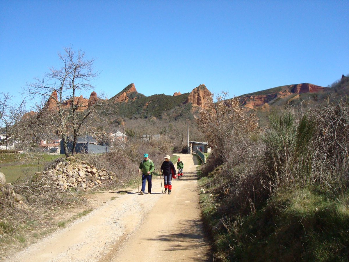 Y nada mejor para empezar la nueva estación con la ruta jacobea que lleva su nombre: el #CaminodeInvierno, ¡¡un recorrido magnífico!!
caminodeinvierno.com
#CaminoDeSantiago #peregrino #Ponferrada
#pilgrims #SaintJamesWay #Xacobeo