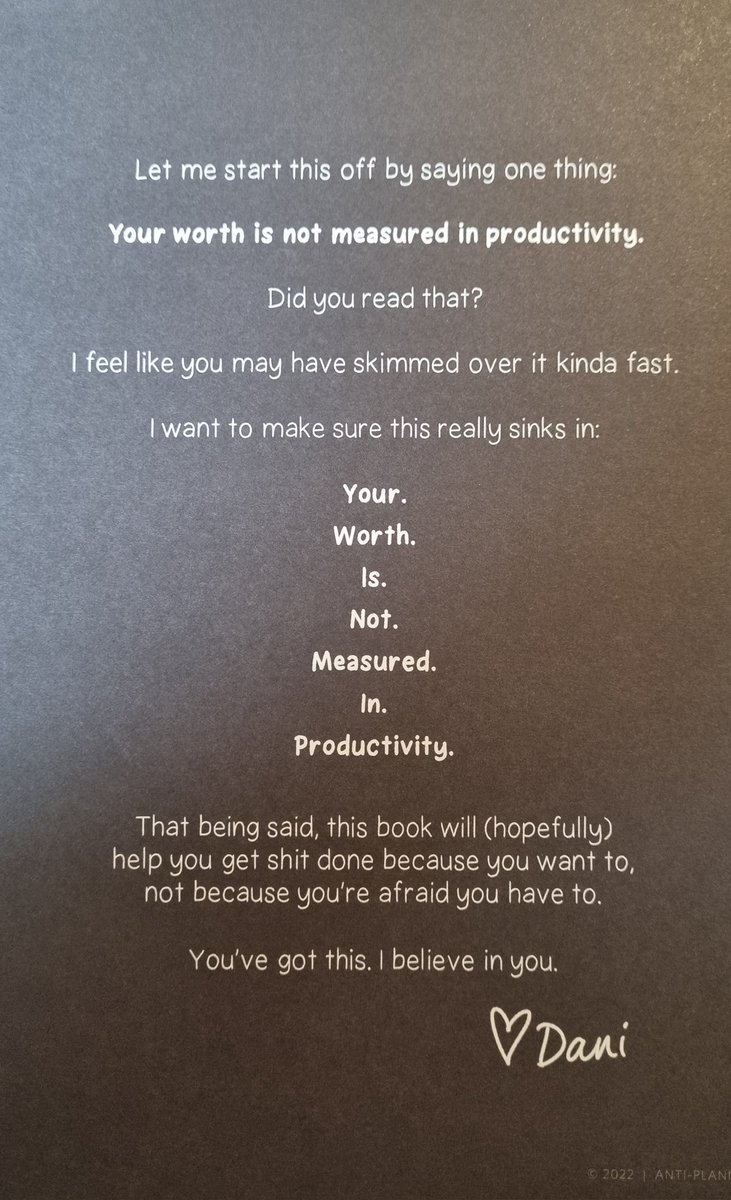 GenercProtag's tweet photo. Thank you so much @danidonovan for the wonderful book! It arrived at the perfect time yo serve as an early Christmas present for myself 🥰 Hopefully it can help me get the other presents wrapped before I have to leave tomorrow 😂 https://t.co/ebVZwf7TtU