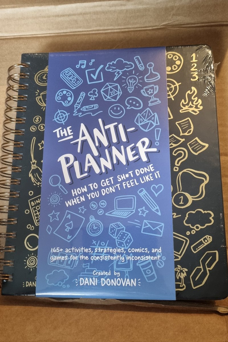 GenercProtag's tweet photo. Thank you so much @danidonovan for the wonderful book! It arrived at the perfect time yo serve as an early Christmas present for myself 🥰 Hopefully it can help me get the other presents wrapped before I have to leave tomorrow 😂 https://t.co/ebVZwf7TtU