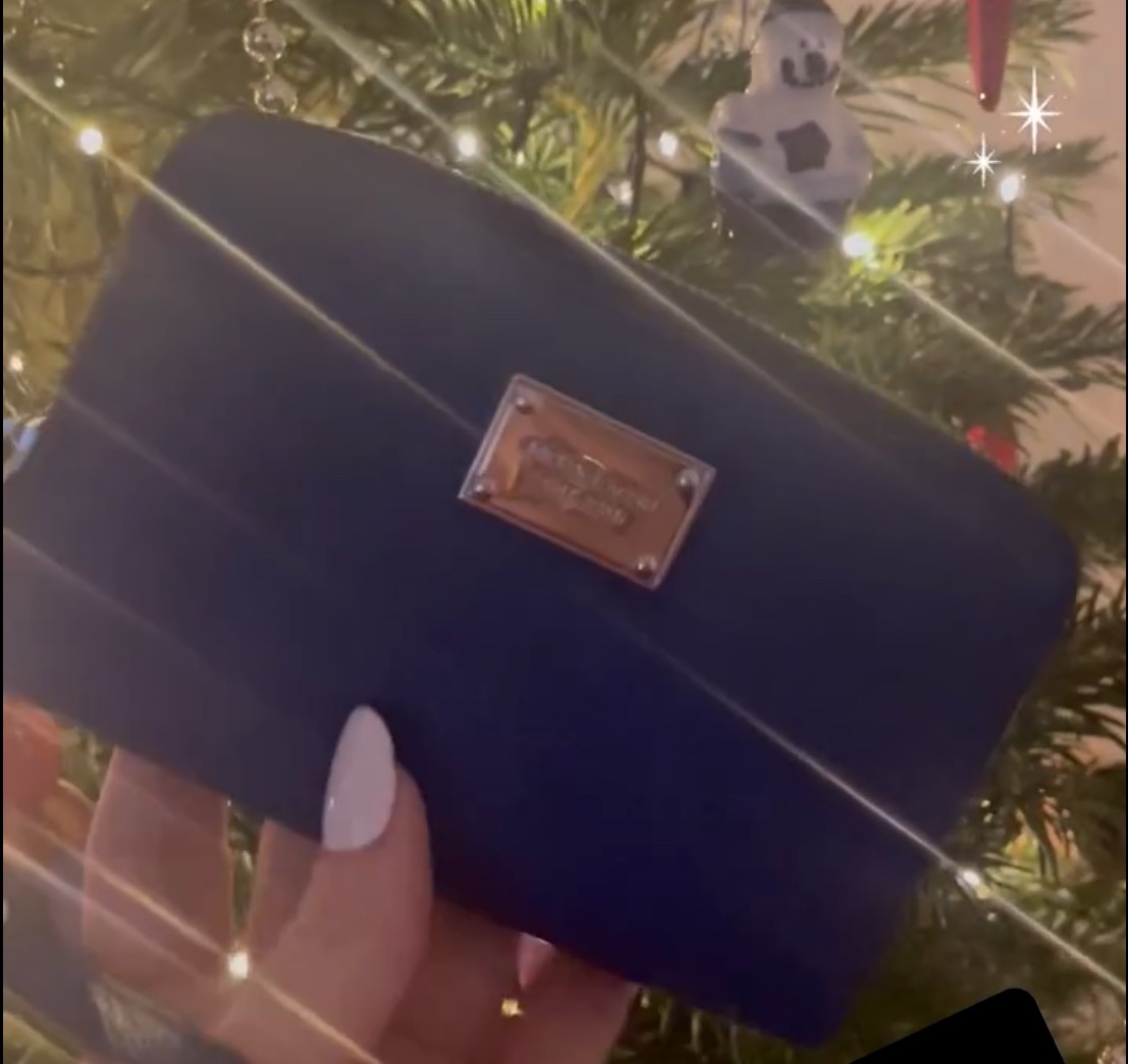 Here is your chance to win this lovely Michael Kors wallet by telling @Luxurystudio_2 what you would rather not find in your Christmas stocking this year. Be sure to leave your contact details in the survey comment box. #christmas #COMPETITION surveymonkey.com/r/M9HN8CY