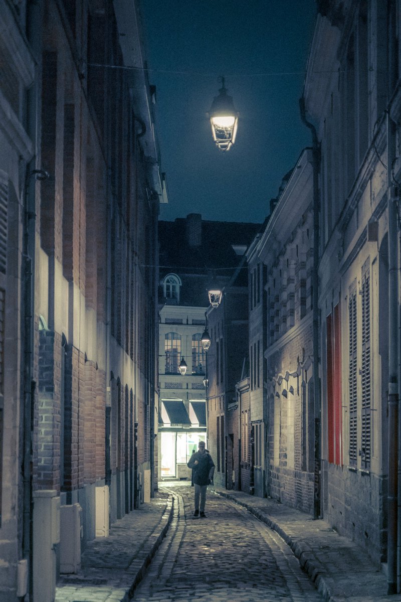 maximevisticot's tweet photo. D'autres clichés d'une nuit calme avant Noël à Lille ✨ https://t.co/SSeZjPD7nx