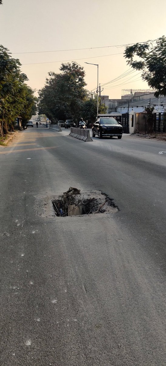 sanniddhi's tweet photo. @GHMCOnline @CommissionrGHMC @KTRTRS high risk life threatening pot hole right in the middle of road &amp; opposite to SABOO RKS service center IDL UPPAL.Need immediate attention. #novalueforlife https://t.co/l6v8NWxhbn