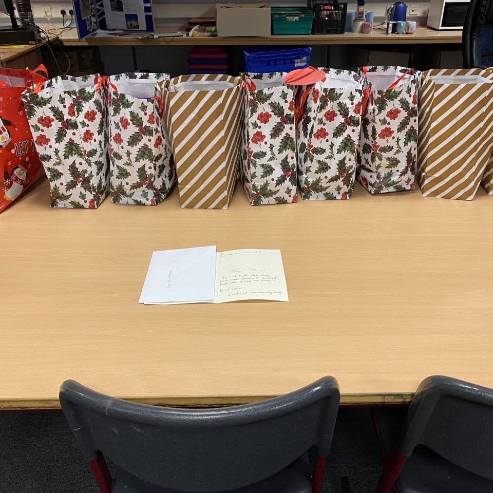 basketballscot's tweet photo. Our Young People at @LochendHigh recently raised over £320 for a local Help The Homeless charity. £120 was spent buying essentials, which the YP will hand out today along with a positive message card. The YP then decided to give the charity the final £200 to be use where needed! https://t.co/NGh9EQRkIY