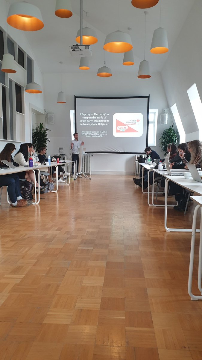 AudreyVdleene's tweet photo. Very first conference presentation by Simon Geschef @SciencePoULB on his research about youth political organizations with case studies of @Comac_BE @MJSbelgique
Well done 👏
#SOF2022 https://t.co/o85HSLKVIr