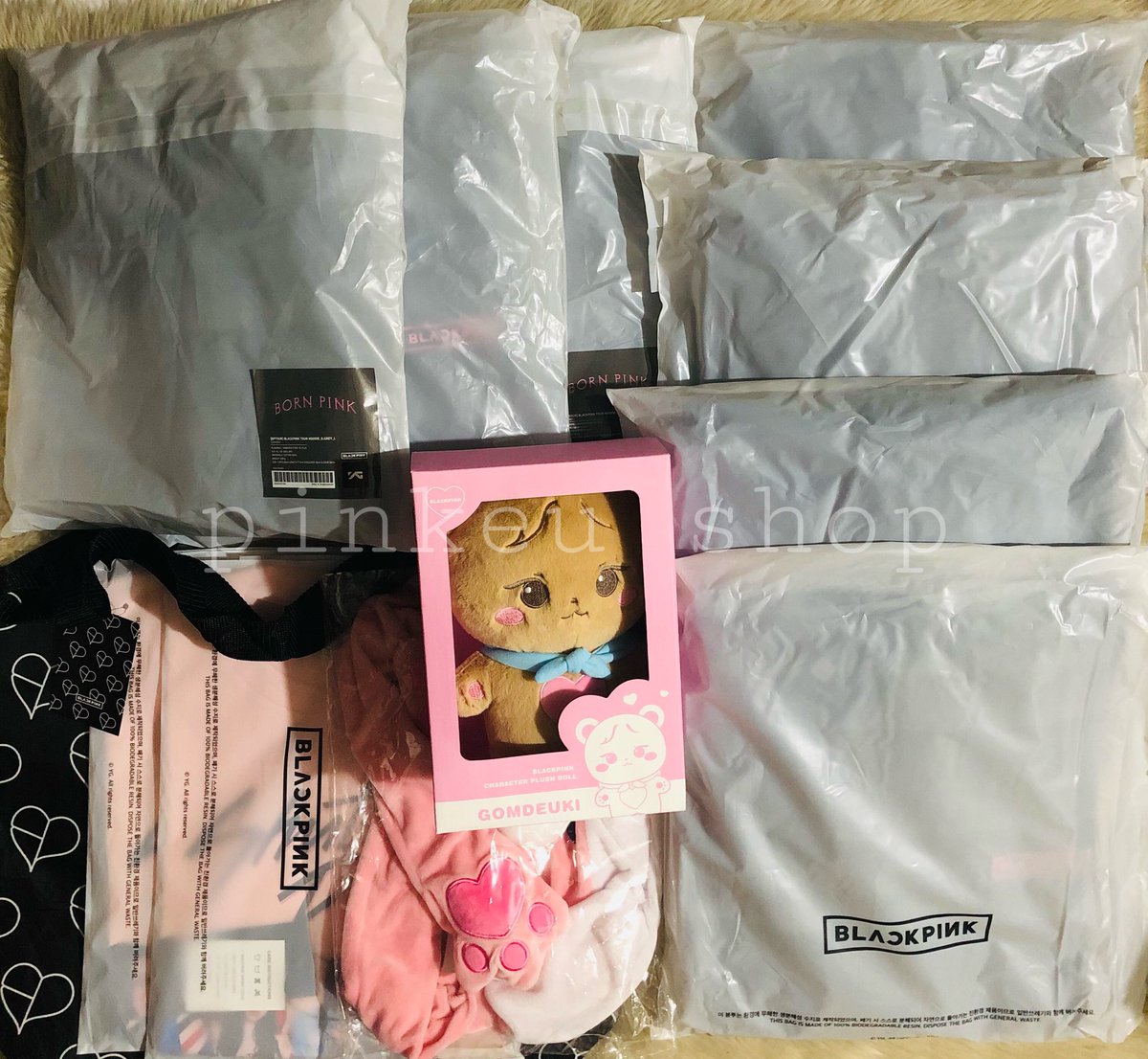 #pinkeushopUPDATES

Blackpink World Tour Merch has arrived at my PH address. We'll start to ship your order tomorrow, and please wait for our email for your local shipping fees. Thank you so much for patiently waiting. 🙇‍♀️