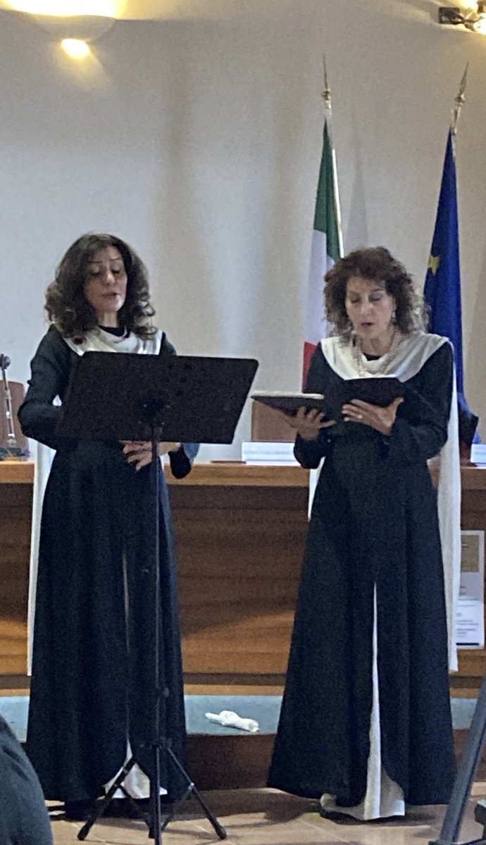ibimusCalabria's tweet photo. “La ricerca sulle fonti musicali in Italia e il ruolo dell’associazionismo regionale: stato attuale e prospettive future”: 22-12-22
Archiv.Stato #Cosenza

Un momento del
#Concerto #Ensemble #gregoriano #AncillaeDomini
Il canto cristiano medioevale e la tradiz.liturgica calabrese https://t.co/P9ZfMyUOJp