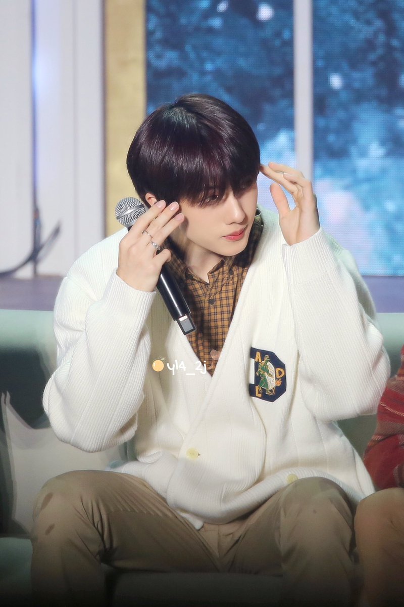 chengzishiwo's tweet photo. 🙇🏻‍♂️
#지성 #박지성 #JISUNG https://t.co/0xbOchjPbj