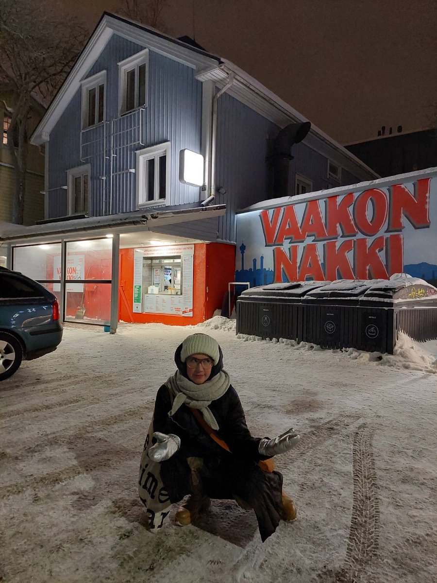 PinjaHanninen's tweet photo. Paluu rikospaikalle. Mitä puuttui: @anuanupeltonen ❤️ https://t.co/1Ec6WrP9g5