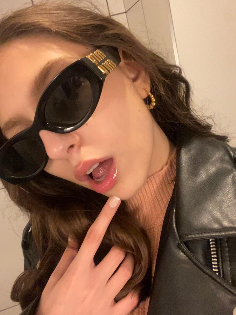 1012's tweet photo. Mmm 💦 https://t.co/r0hIpMz8NH