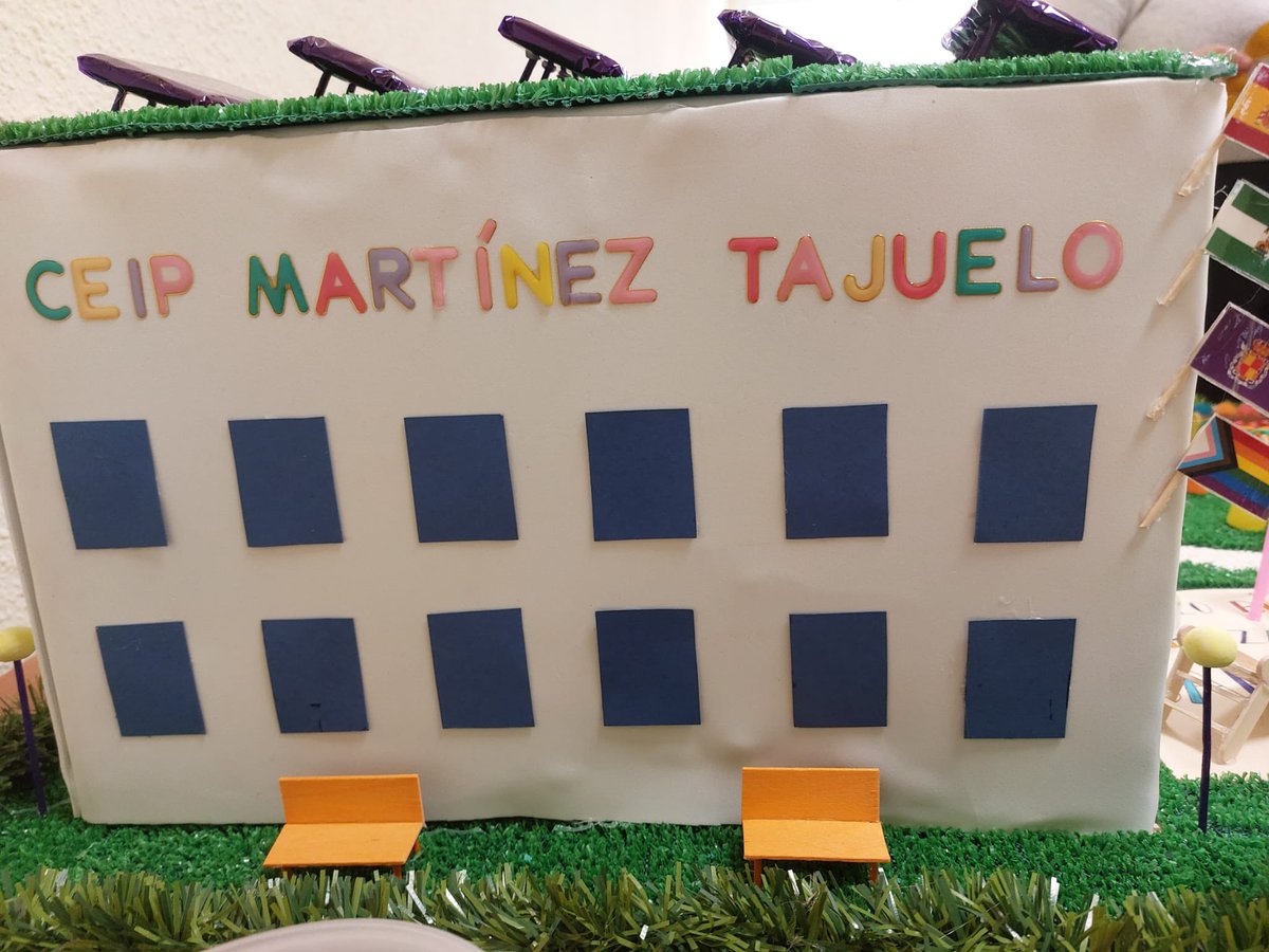 MartinezTajuelo's tweet photo. Os dejamos algunas fotos de nuestra maqueta física, así como el enlace a la maqueta virtual para que podáis ver también su interior:
https://t.co/01ZE03SSyZ
#Sapereaude #CEIPMartínezTajuelo
@JavierUJA https://t.co/CgU5EH8ruA
