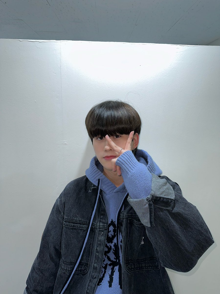 aplus_bigdipper's tweet photo. [ #민후 ]

3.2.1 짠

#더빅디퍼 #THEBIGDIPPER #MINHOO https://t.co/or8wuvqTRS