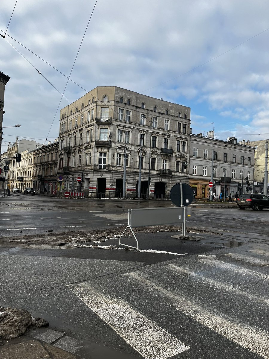 Przeszłam się dzisiaj po centrum Łodzi. Już pamietam dlaczego się wyprowadziłam.