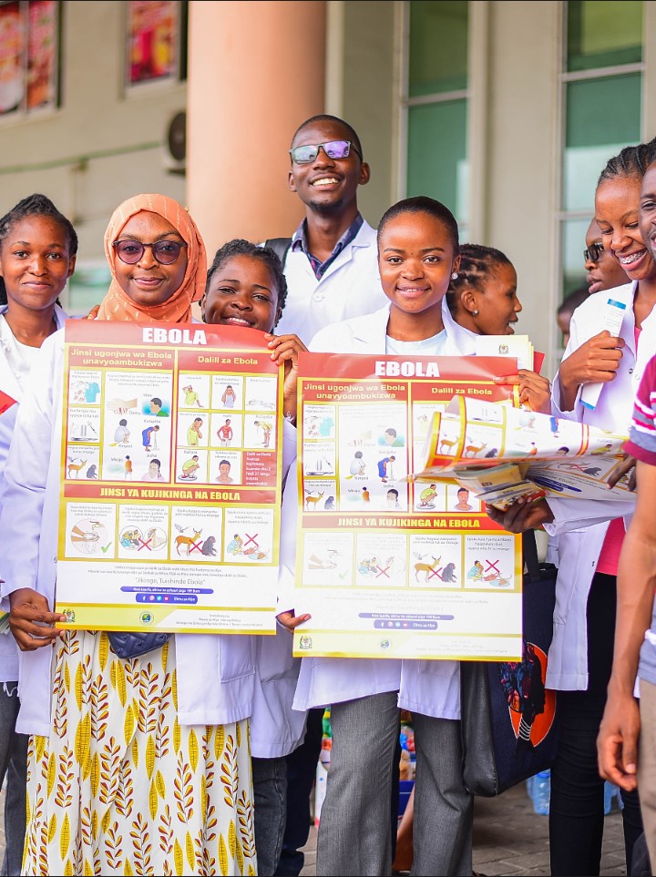 JIKINGE na Ebola kwa kunawa mikono mara kwa mara kwa maji safi tiririka na sabuni,kisha tumia vitakasa mikono.
 "JIKINGE, TUISHINDE EBOLA"
#ZuiaEbola #ZuiaEbolaTZ #ElimuyaAfyakwaUmma
<a href="/wizara_afyatz/">Wizara ya Afya Tanzania 🇹🇿</a> <a href="/elimuyaafya/">Elimu ya Afya kwa Umma</a> <a href="/ummymwalimu/">Ummy Mwalimu</a>