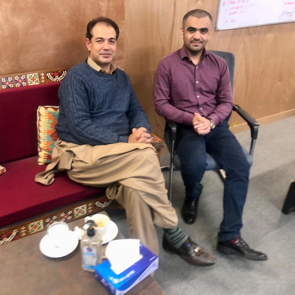 Alikhanyzai's tweet photo. وزیراعظم کے فوکل پرسن برائے ڈیجیٹل میڈیا ابوبکر عمیر  سے ان کے دفتر میں ملاقات، مختلف امور خصوصا ڈیجیٹل میڈیا  پر بات چیت کی ، ابوبکر عمیر  مسلم لیگ ن کے بانی و فعال کارکن رہے اور وزیراعظم شہباز شریف کے شروع سے سوشل میڈیا ٹیم کو لیڈ کررہے ہیں، https://t.co/1JPwZ4q6SG