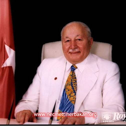 %30 zam isteyen sendika yetkililerini : ''Biz %50 zam vermeyi düşünüyoruz' diye geri gönderip yeni teklifle gelmelerini isteyen ve Memur Maaşlarına toplamda %100 zam yapan 54. Hükümetin Başbakanı Prof.Dr. Necmeddin ERBAKAN'ı rahmetle ve minnetle anıyorum.

#MemuraYüzde100Zam