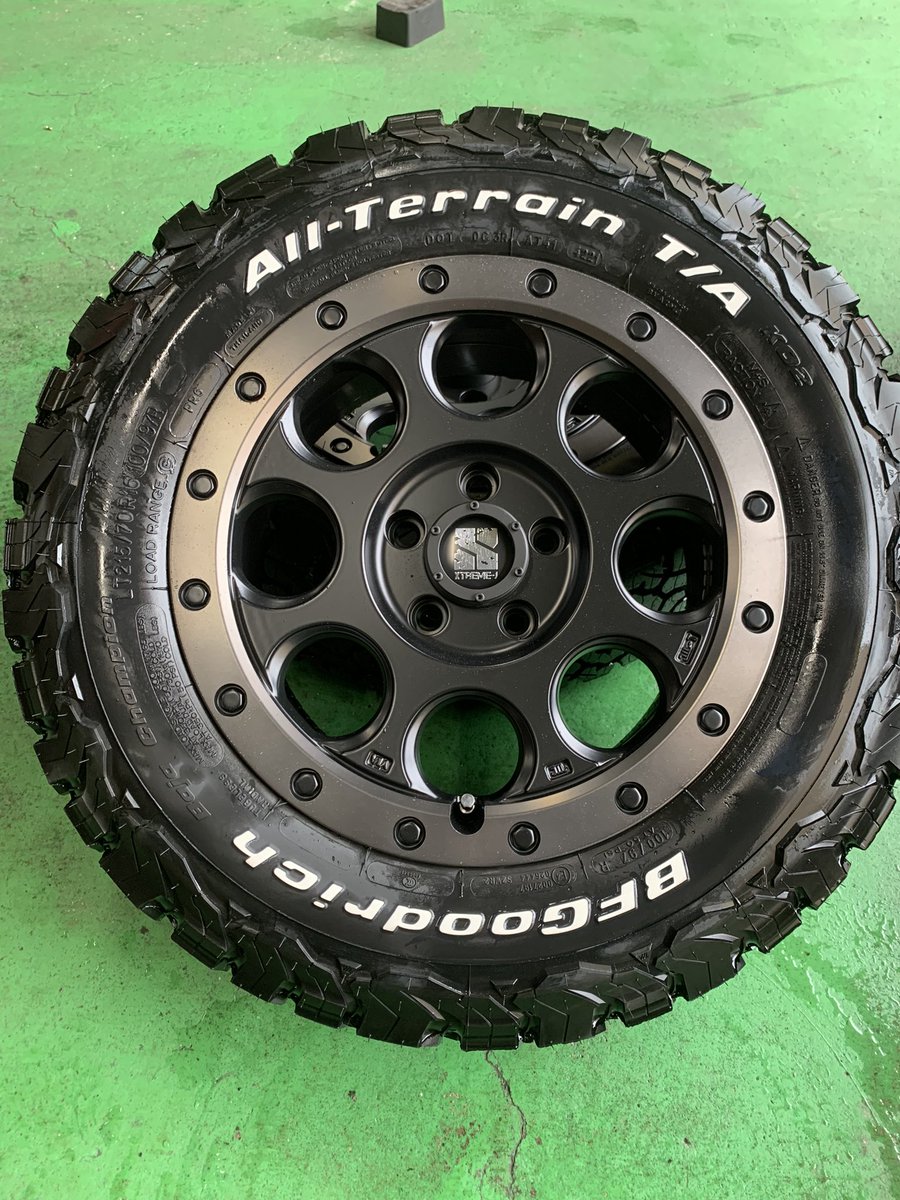 KSOci6sw9DUZbUw's tweet photo. デリカD5にMLJ XJ03
グッドリッチ オールテレンKO2 215/70R16
やっぱりかっこいい✨
#デリカ
#三菱
#d5
#bfgr
#ko2
#mlj
#xj03
#タイヤ
#タイヤ交換
#タイヤ安い
#鹿児島
#谷山
#卸本町
#タイヤセブン
#タイヤセブン卸本町店 https://t.co/yN0WfyzNnI