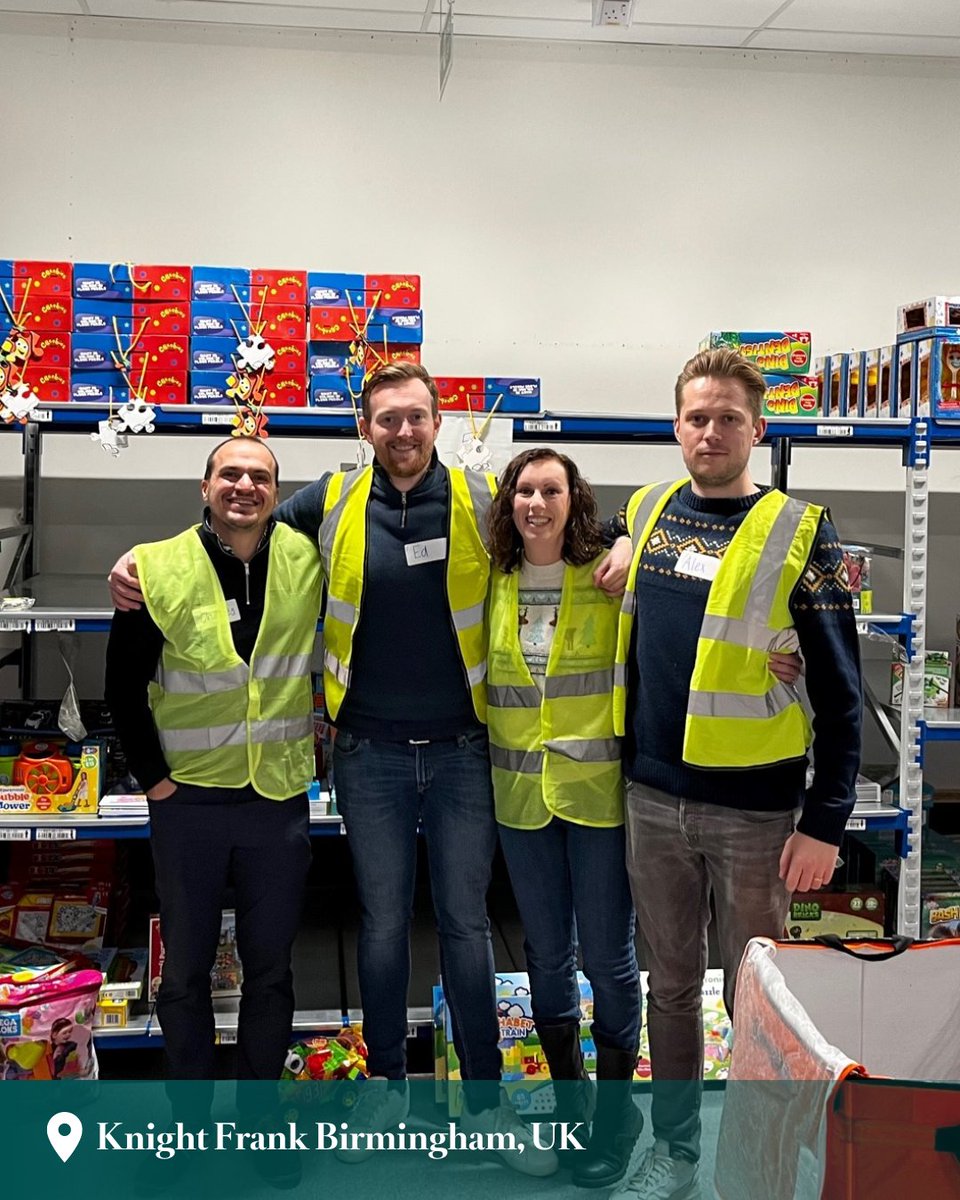 knightfrank's tweet photo. A moment for our Birmingham team and the volunteering work they've done in 2022 👏
The team partnered with multiple charities to give back to their community, including Cash for Kids and The Island Project School.
#LifeatKnightFrank #CashForKids #TheIslandProject https://t.co/CGGm8GH0EC