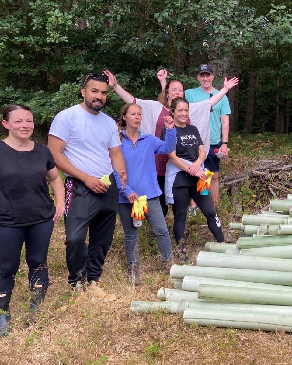 knightfrank's tweet photo. A moment for our Birmingham team and the volunteering work they've done in 2022 👏
The team partnered with multiple charities to give back to their community, including Cash for Kids and The Island Project School.
#LifeatKnightFrank #CashForKids #TheIslandProject https://t.co/CGGm8GH0EC