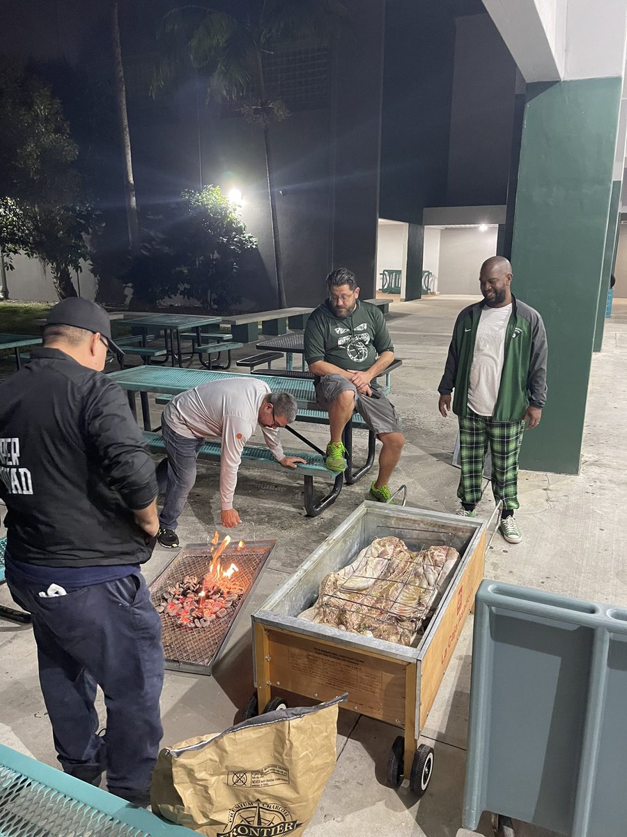 FelixVarelaHS's tweet photo. #FelixVarela #AnnualPigRoast 2023 #3amCrew https://t.co/ff9n1OQoM5