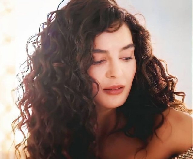 Yine bambaşka bir projele karşımıza çıkıp ☄her şey istediğin gibi olur inşallah 🤍✨

#EbruŞahin <a href="/rebrusahin/">Rebrusahin</a>